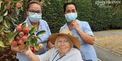 Green-thumbed care home residents grow their own