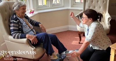 Care home residents armchair-cycle from Land’s End to John O’Groats